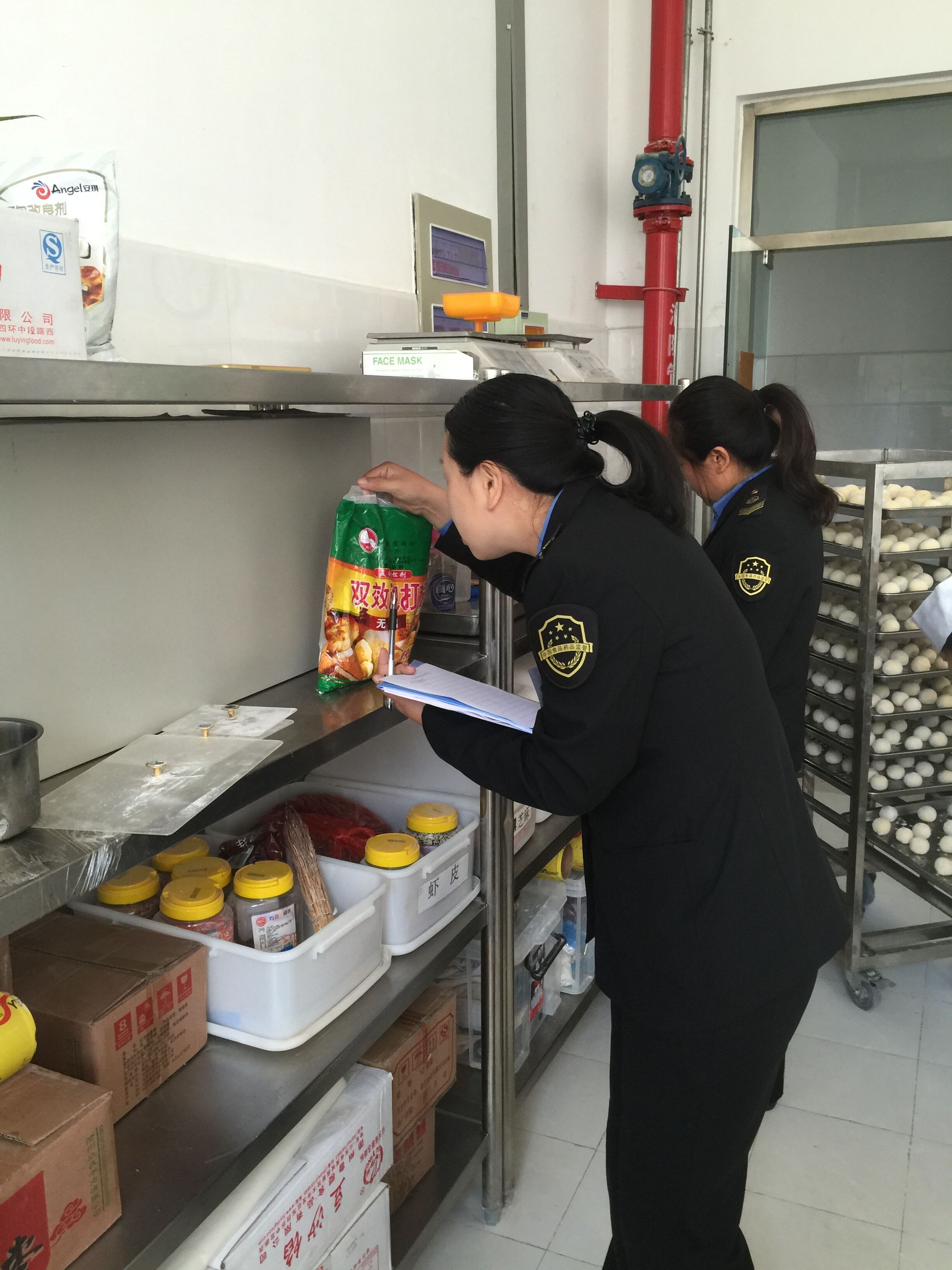 聊城市食藥監(jiān)局以實戰(zhàn)演練提升餐飲服務(wù)食品監(jiān)管能力