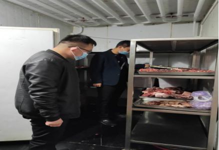 杭錦旗巴拉貢市場監(jiān)督管理所開展大型餐飲服務(wù)單位食品安全專項檢查